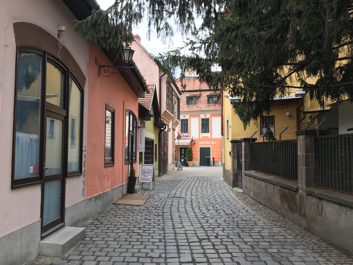 Macskako Apartman Eger Exterior foto